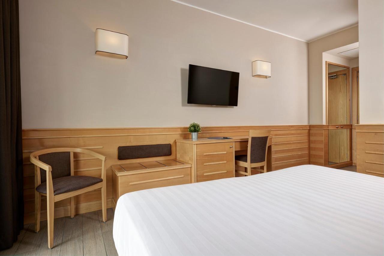 Hotel Occidental Aran Park Roma Esterno foto