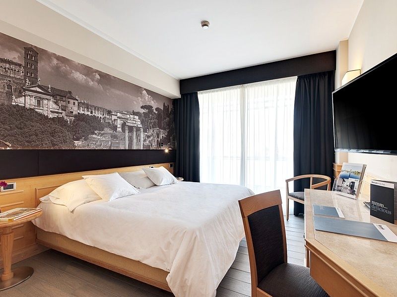 Hotel Occidental Aran Park Roma Esterno foto